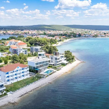 Niko Dalmacija *