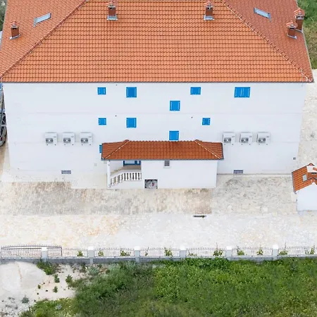 Niko Dalmacija Aparthotel