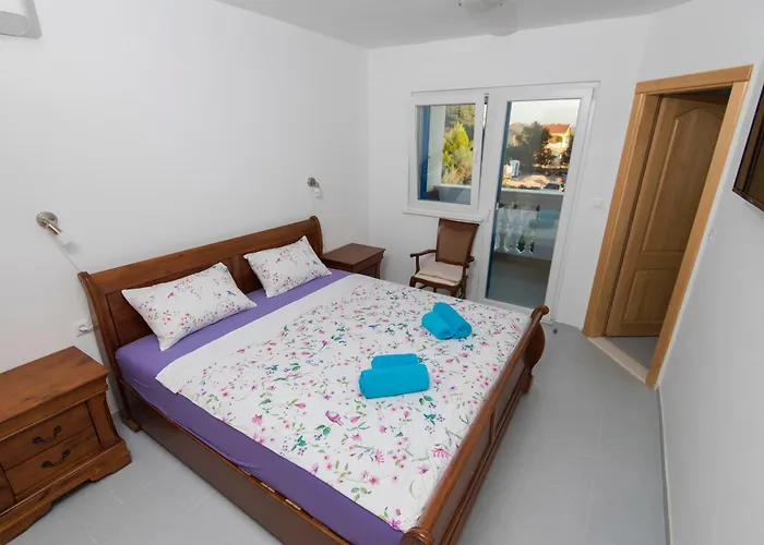Niko Dalmacija Apartmanhotel 3*